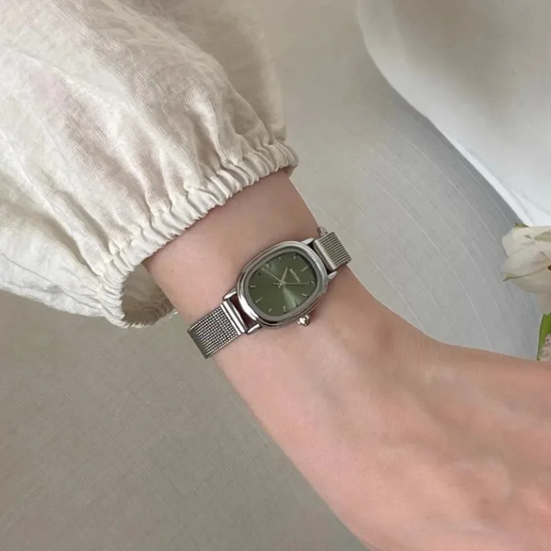 Luxury Watch Green Dial - صغيرة البيضاوي الهاتفي الأخضر ساعة بسيطة