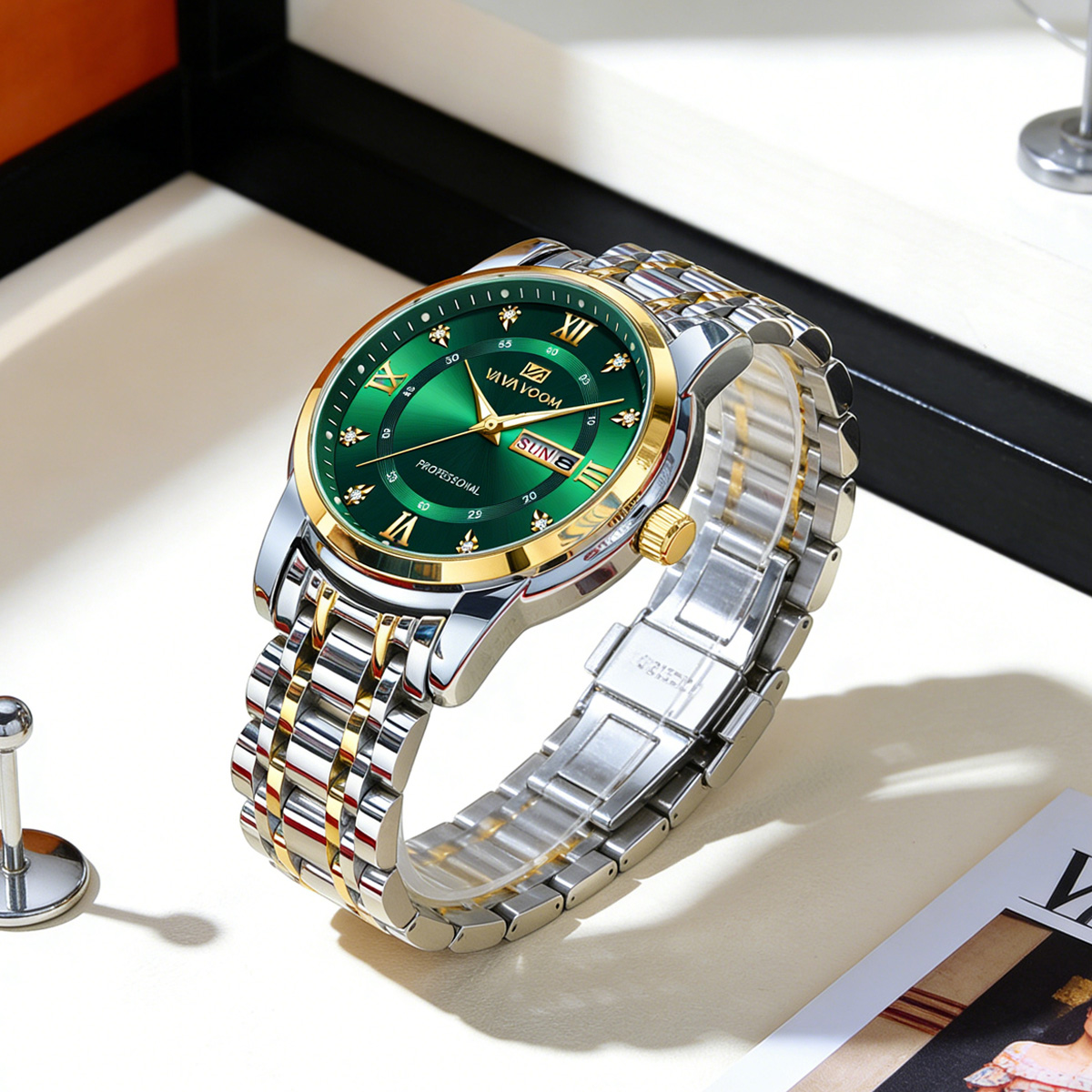 ساعة فاخرة من الفولاذ المقاوم  - مراجعة Luxury Watch Green Dial وسعره
