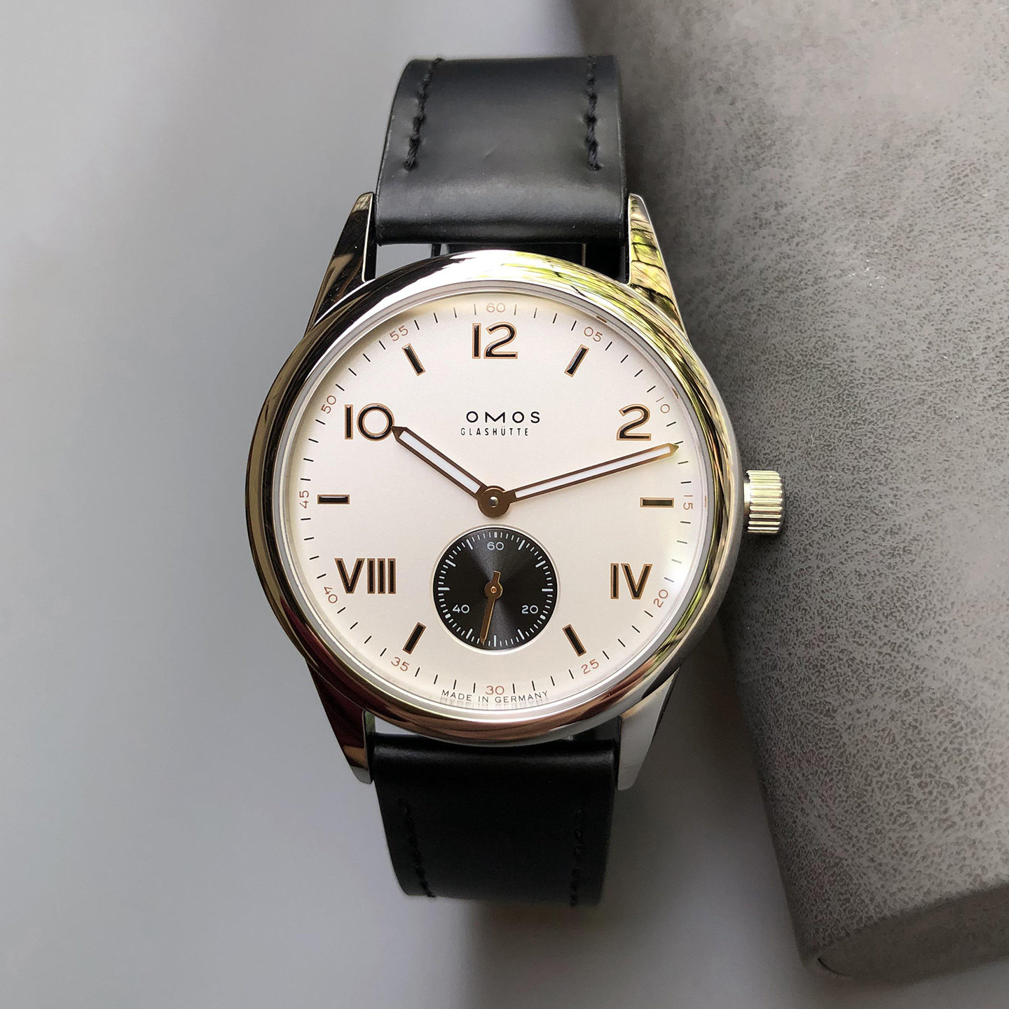 ساعة أوتوماتيكية فاخرة للرجال  - مراجعة Guilloché Dial Watch وسعره