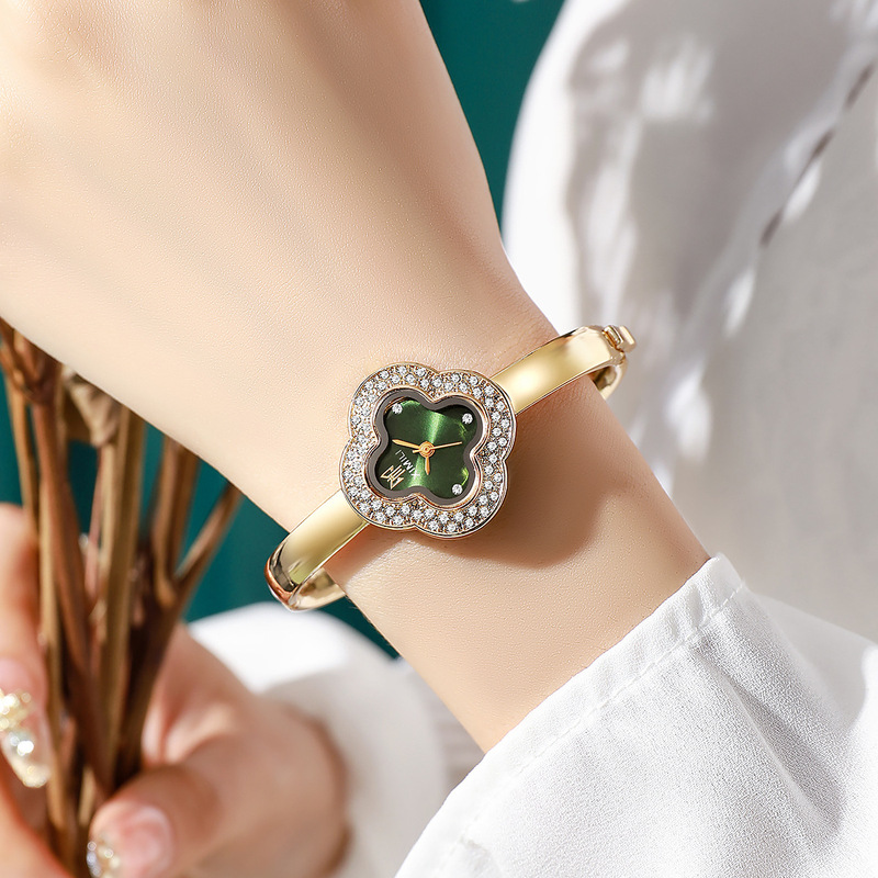 ساعة يد نسائية فاخرة مرصعة بال - مراجعة Luxury Watch Kids وسعره