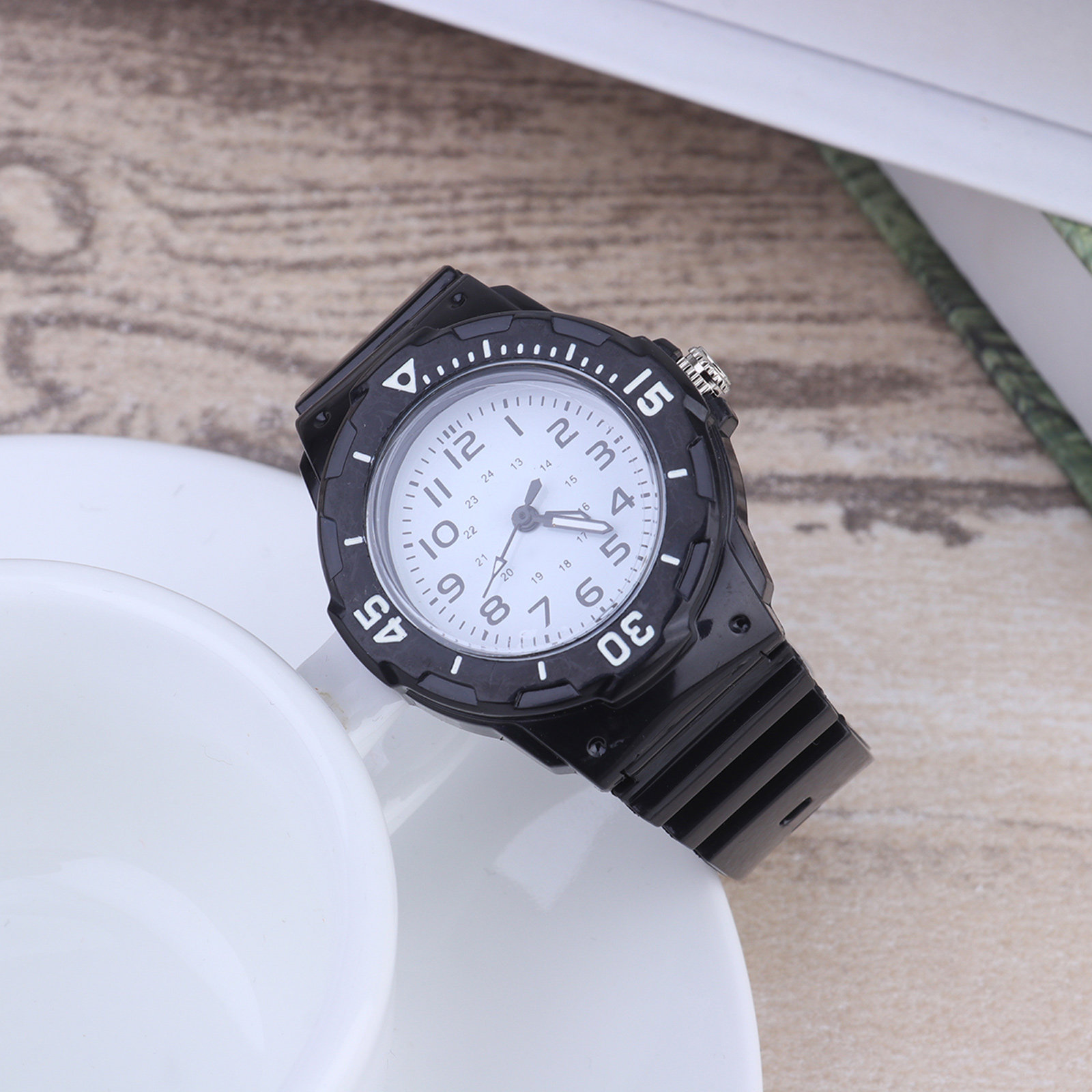 ساعة يد للأطفال بتصميم رياضي،  - مراجعة Luxury Watch Kids وسعره