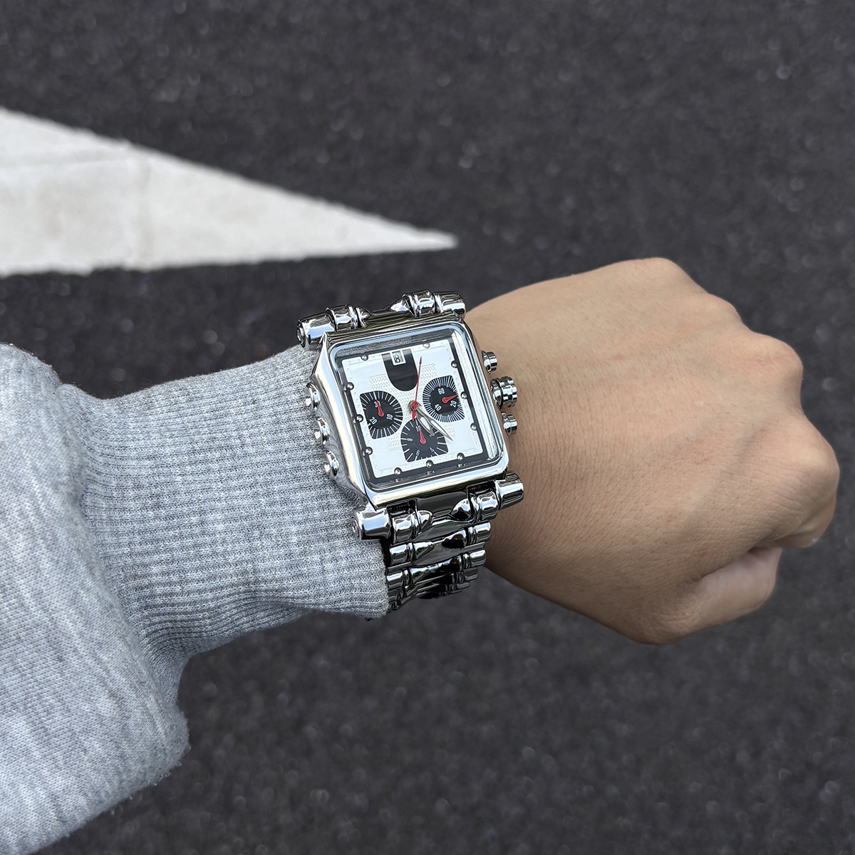 ساعة كوارتز كبيرة متعددة الوظا - مراجعة Luxury Watch Arabic وسعره