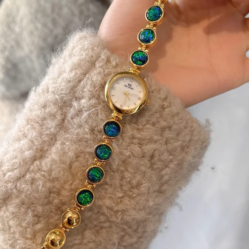 ساعات نسائية فاخرة سوار اليشم  - مراجعة Luxury Watch Green Dial وسعره