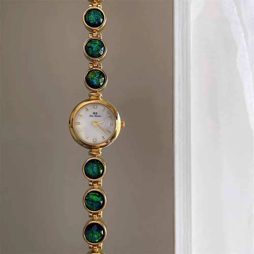 ساعات نسائية فاخرة سوار اليشم  - مراجعة Luxury Watch Green Dial وسعره